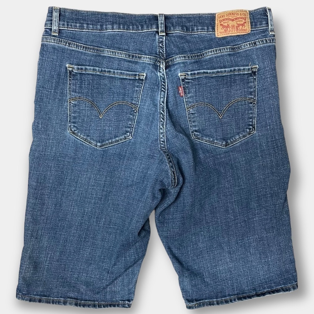 Levi's Bermuda Women's High Rise Shorts Size 31